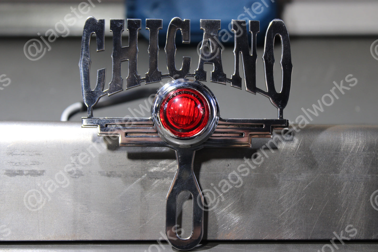 RED LIGHT CHICANO TOPPER