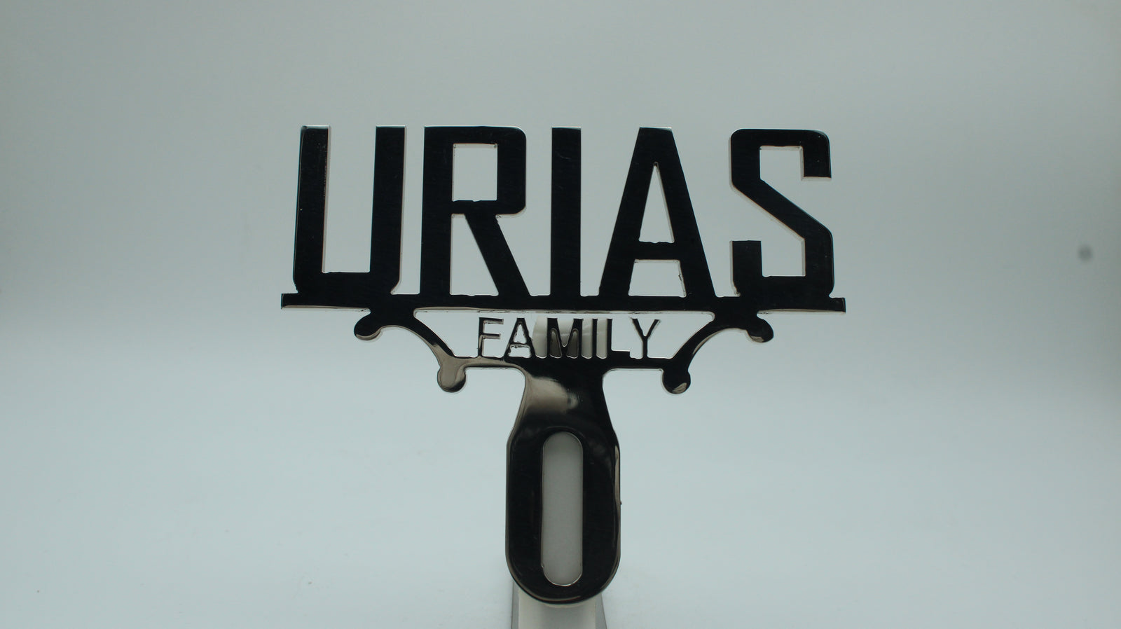 URIAS TOPPER