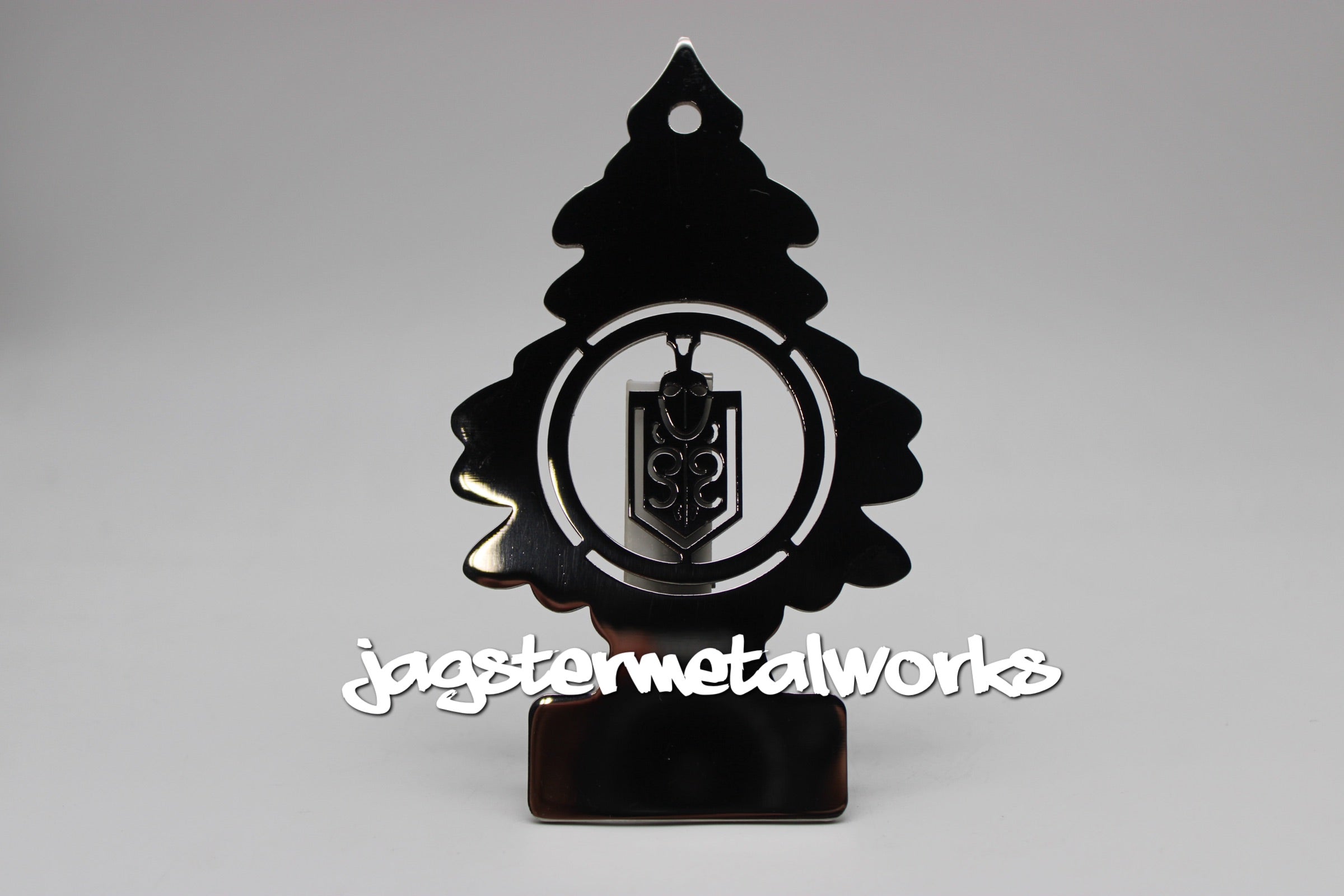 PINE TREE 8